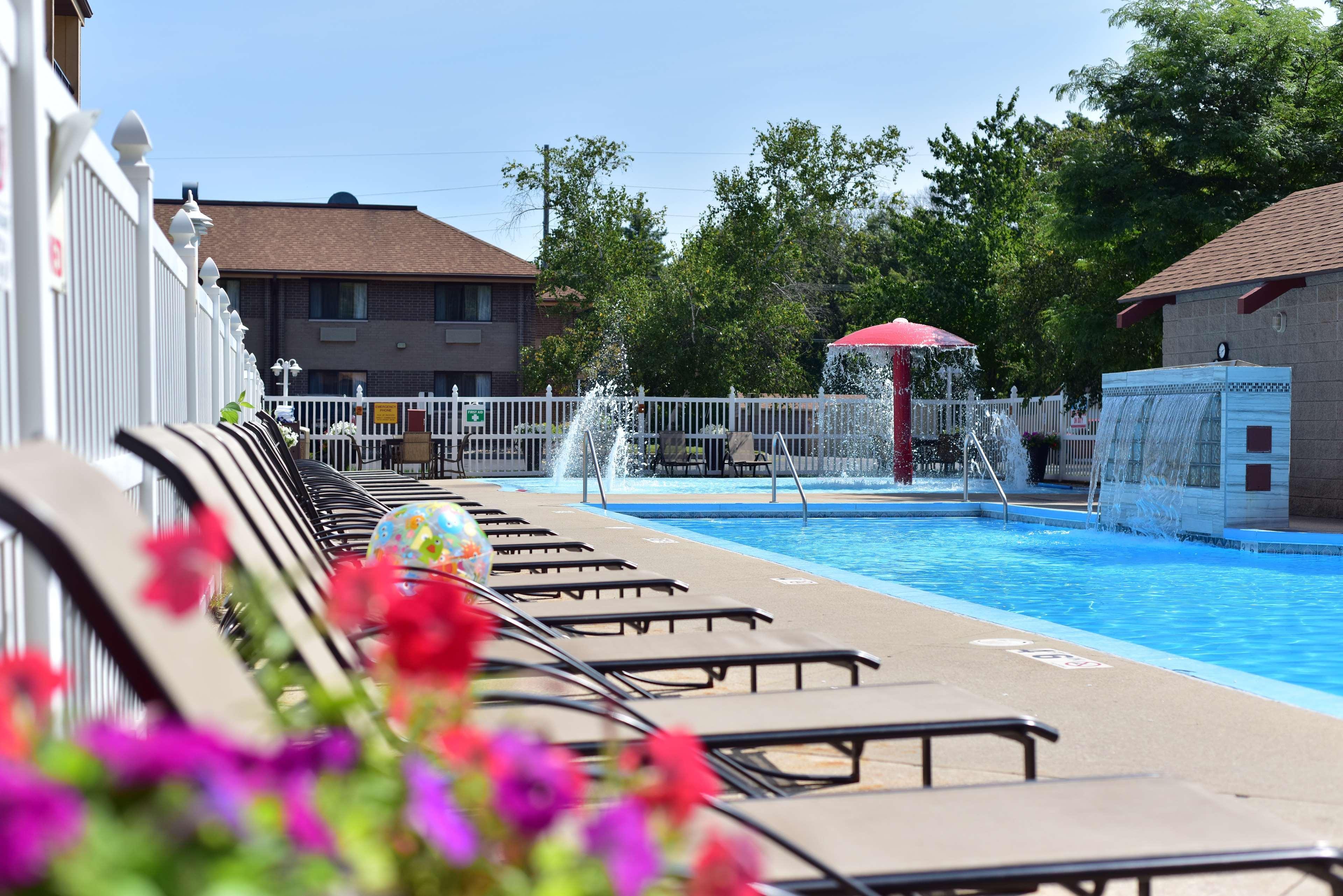 Best Western Ambassador Inn & Suites Wisconsin Dells Eksteriør bilde