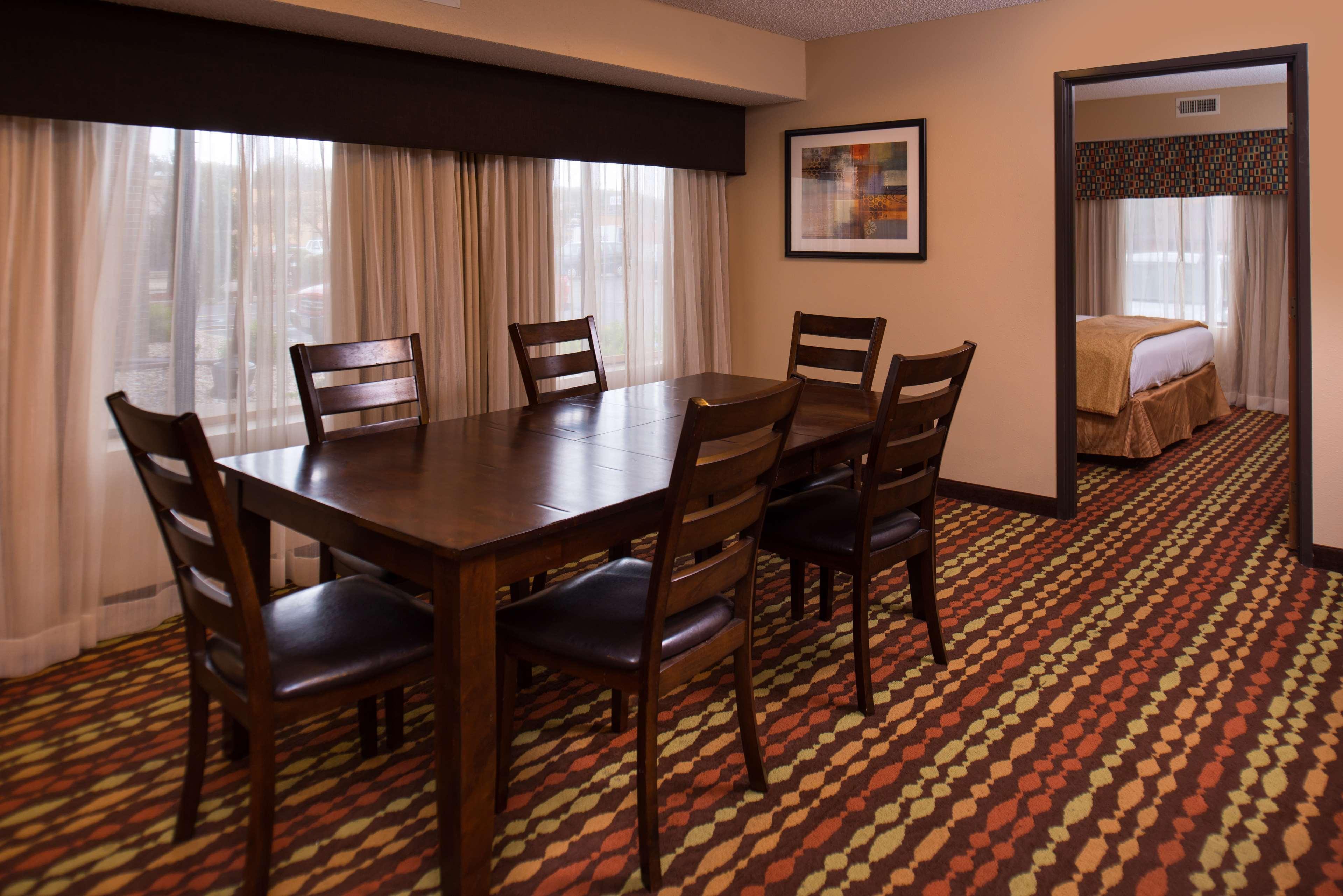 Best Western Ambassador Inn & Suites Wisconsin Dells Eksteriør bilde