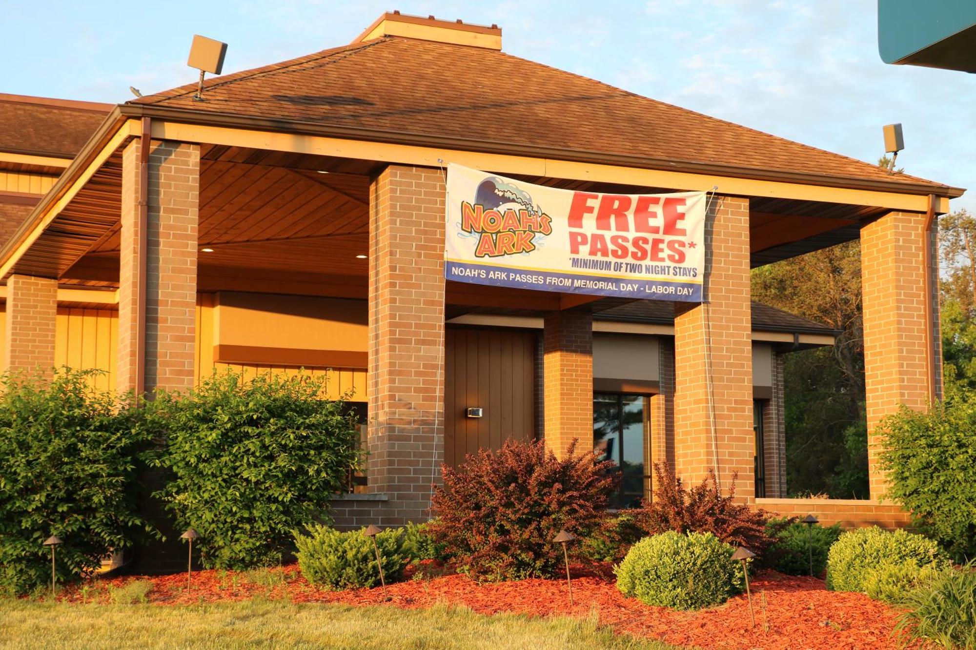 Best Western Ambassador Inn & Suites Wisconsin Dells Eksteriør bilde